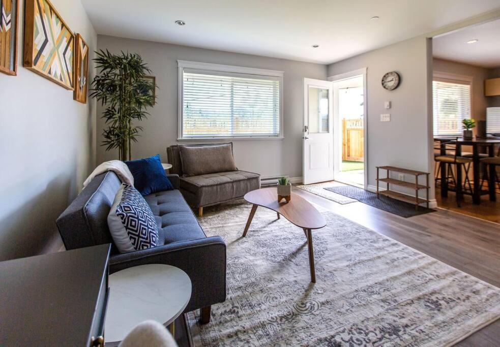 Beautiful & Cozy 1 Bedroom 1 Bath In The Westshore Виктория Экстерьер фото